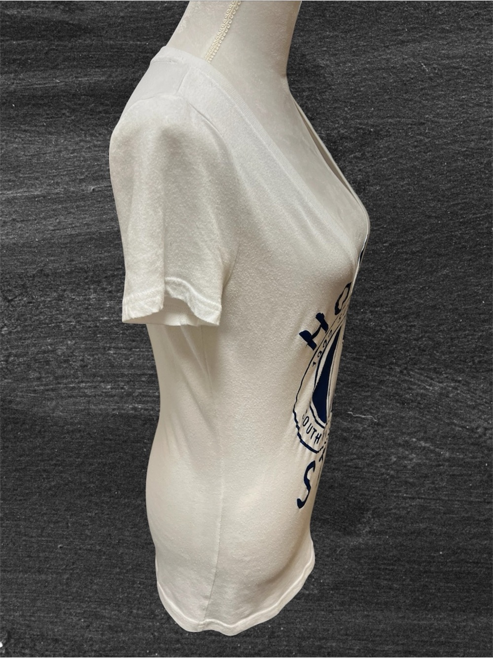 Hollister V Neck T-shirt - Picture 3 of 9
